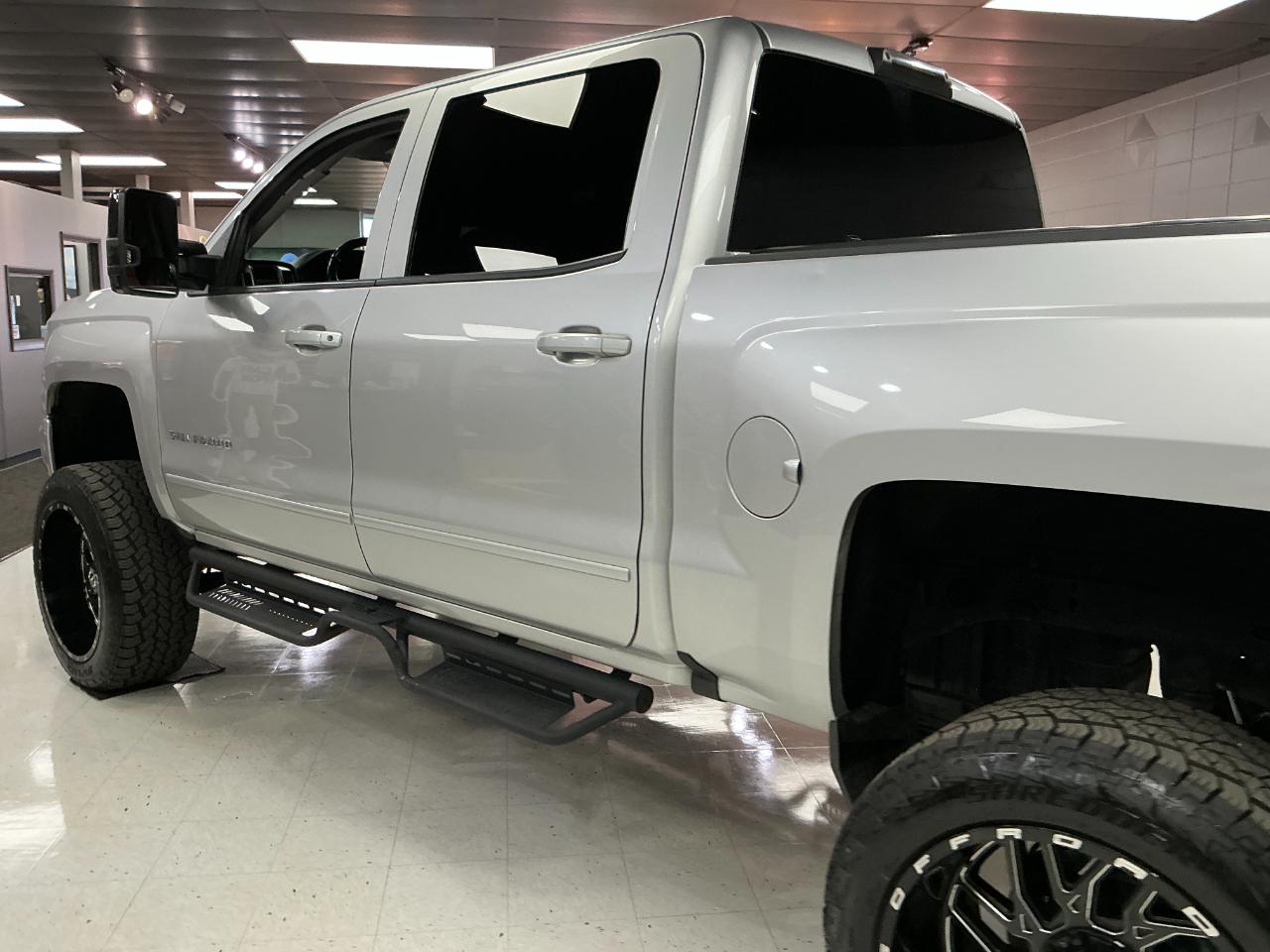 Chevrolet Silverado 1500 4WD Crew Cab 143.5" LT w/2LT 2018