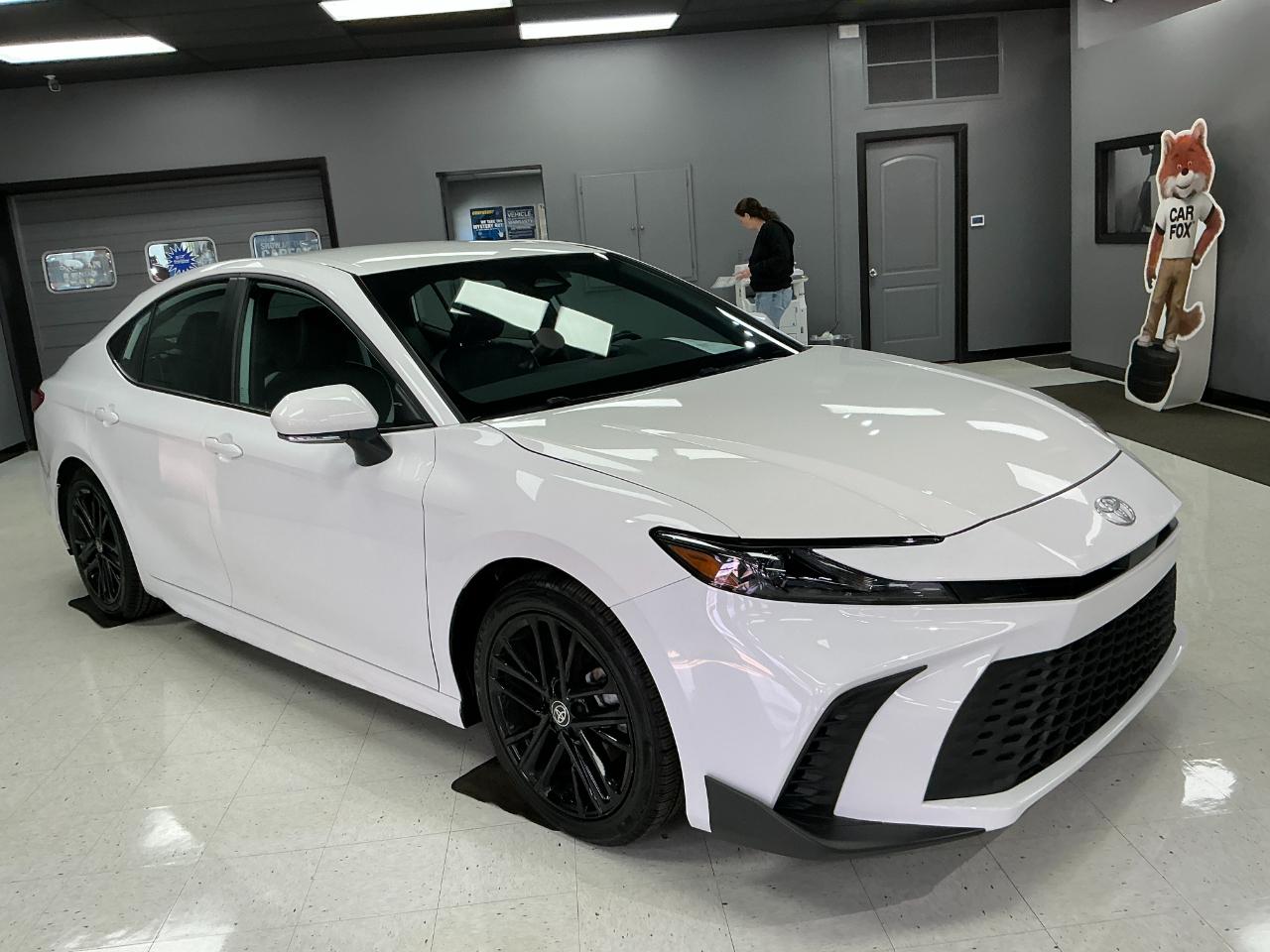 Toyota Camry SE (Natl) 2025