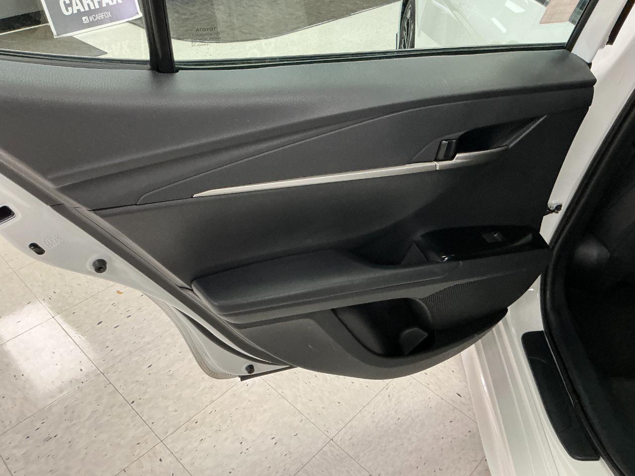 Toyota Camry SE (Natl) 2025