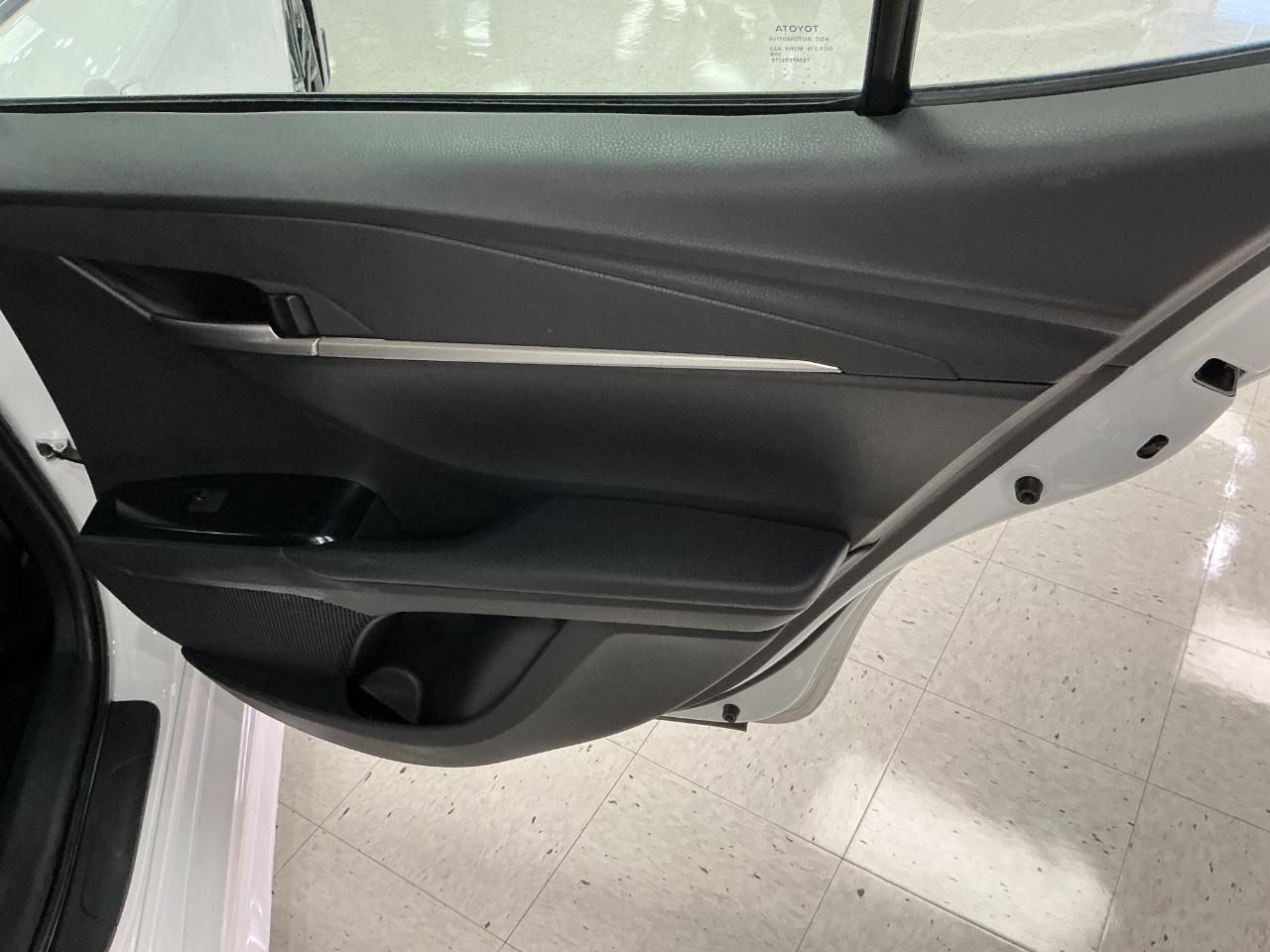Toyota Camry SE (Natl) 2025