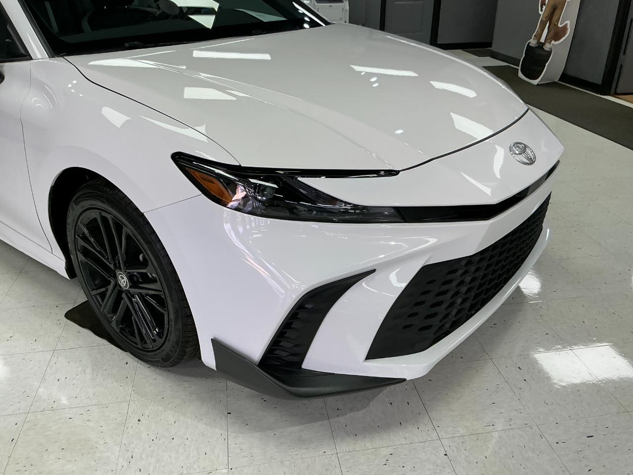 Toyota Camry SE (Natl) 2025