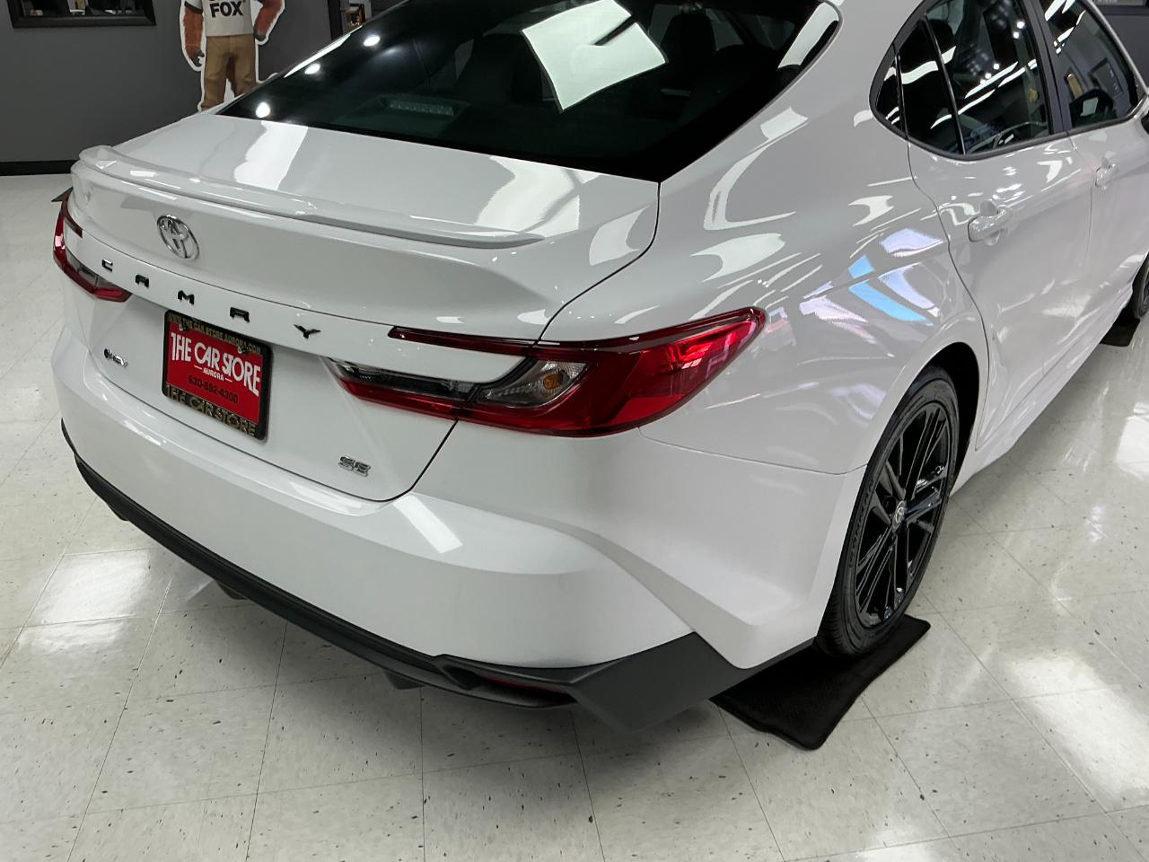 Toyota Camry SE (Natl) 2025