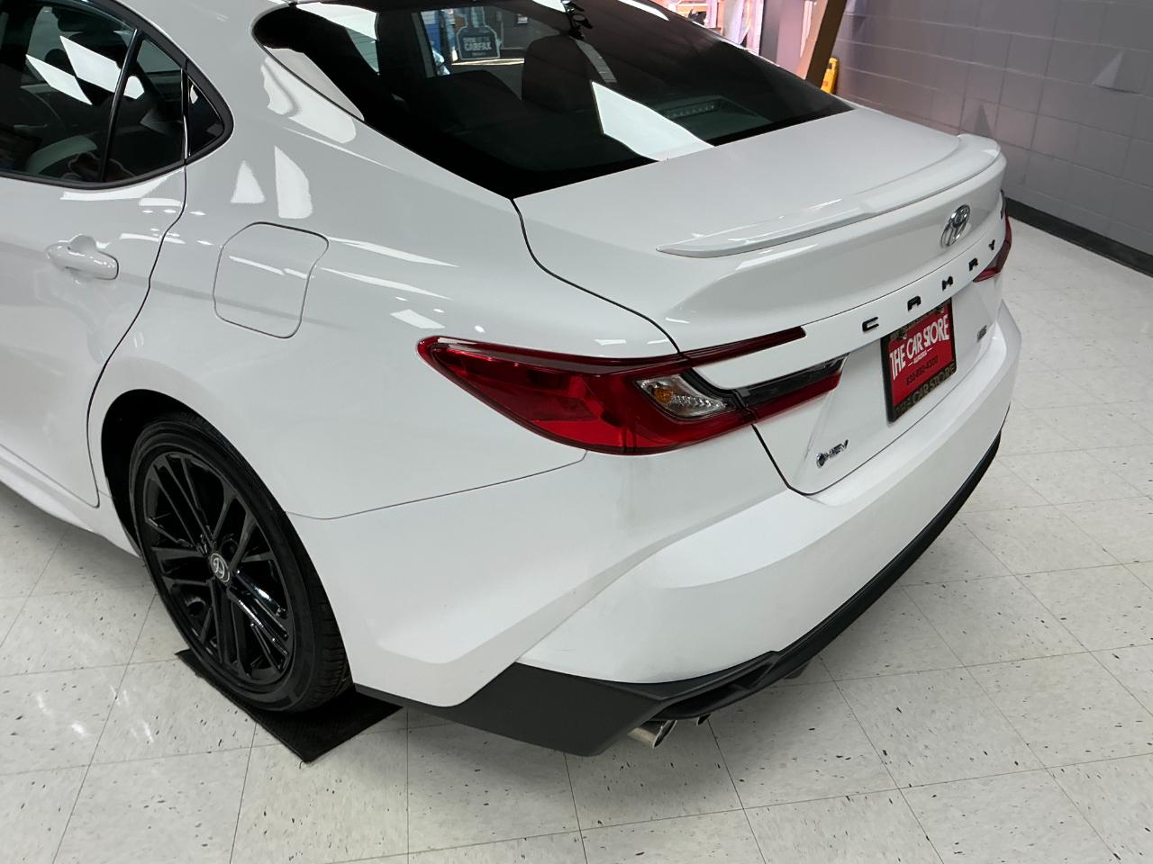 Toyota Camry SE (Natl) 2025