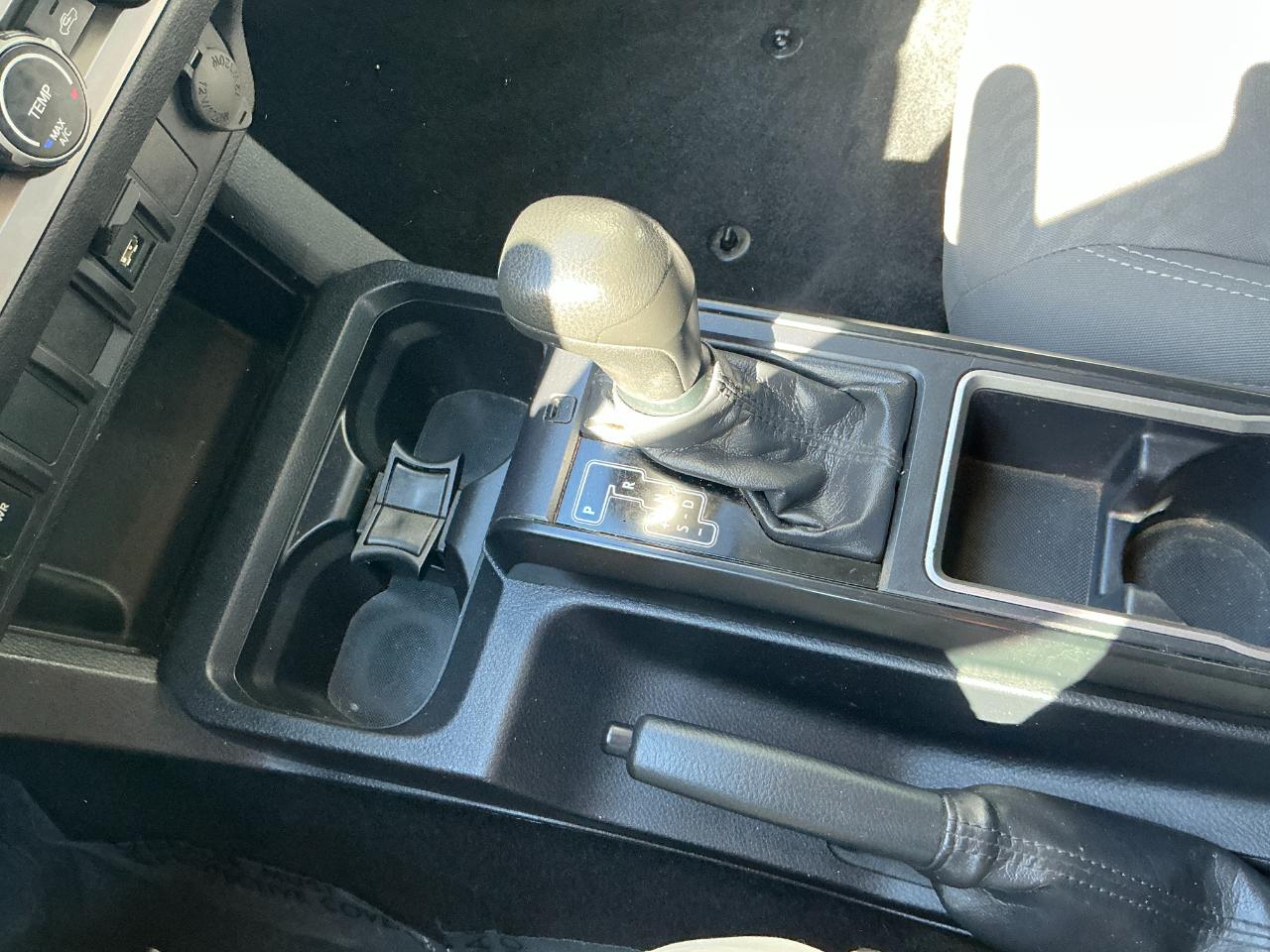 Toyota Tacoma 2WD SR Access Cab 6' Bed I4 AT (Natl) 2020