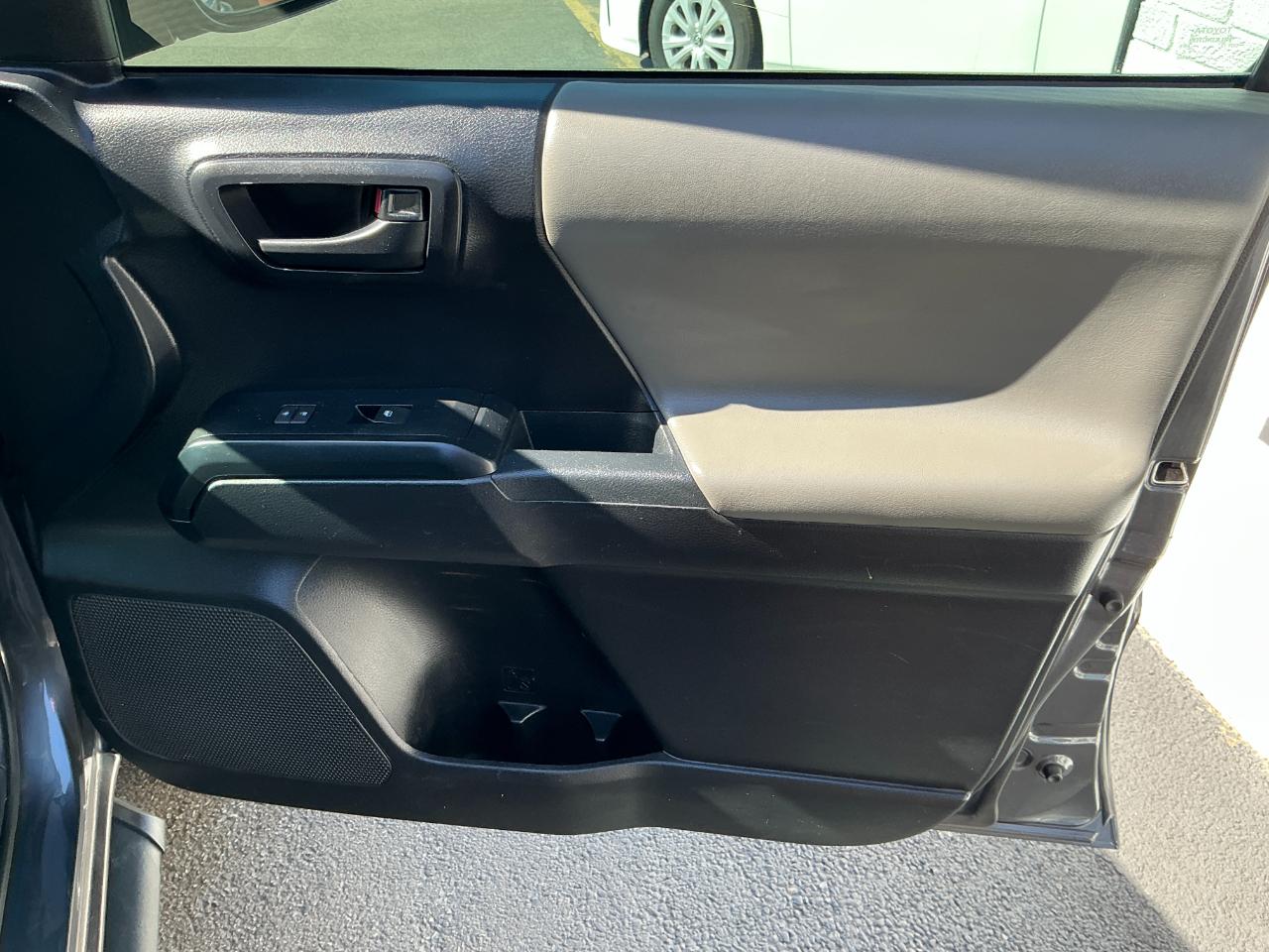 Toyota Tacoma 2WD SR Access Cab 6' Bed I4 AT (Natl) 2020