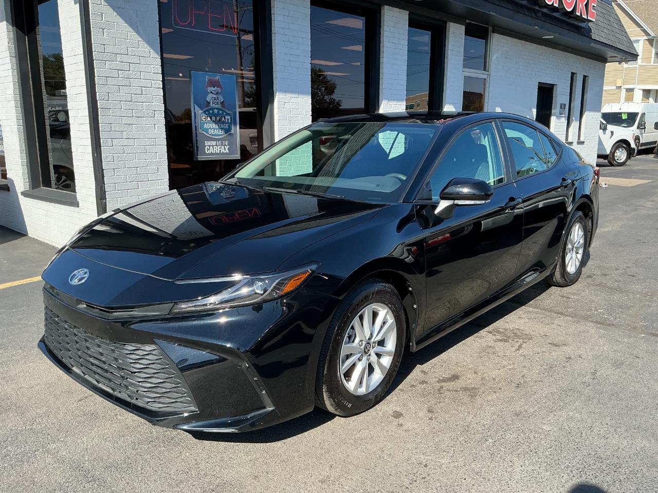 Toyota Camry LE (Natl) 2026
