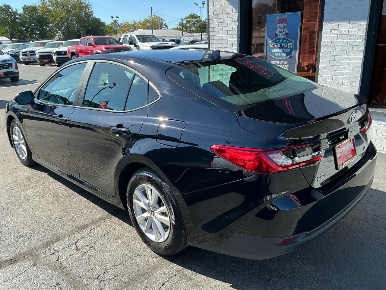 Toyota Camry LE (Natl) 2026