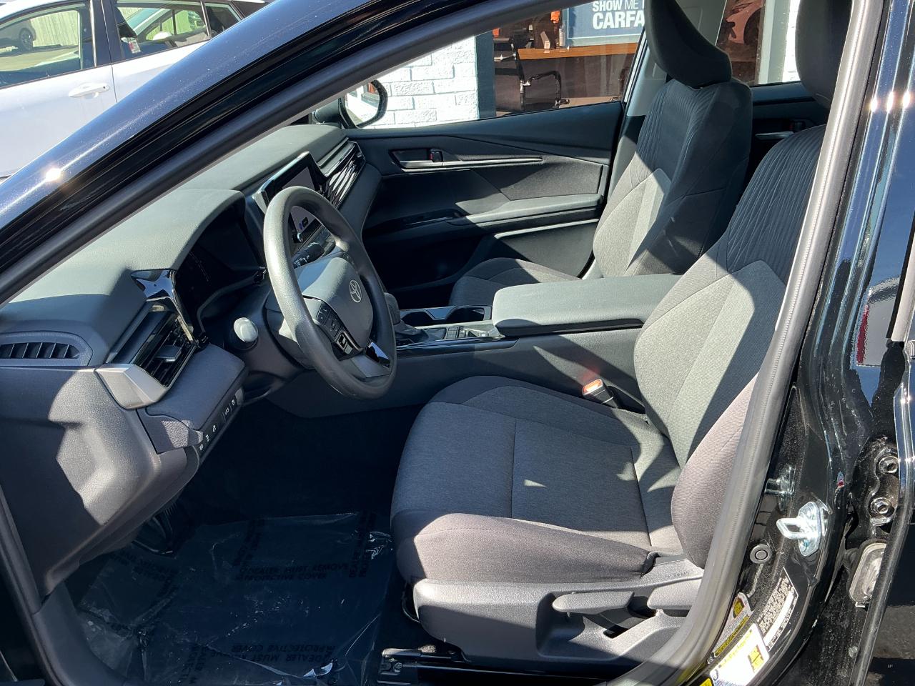 Toyota Camry LE (Natl) 2026