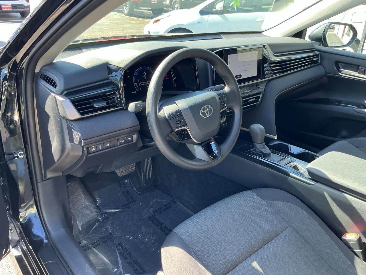 Toyota Camry LE (Natl) 2026