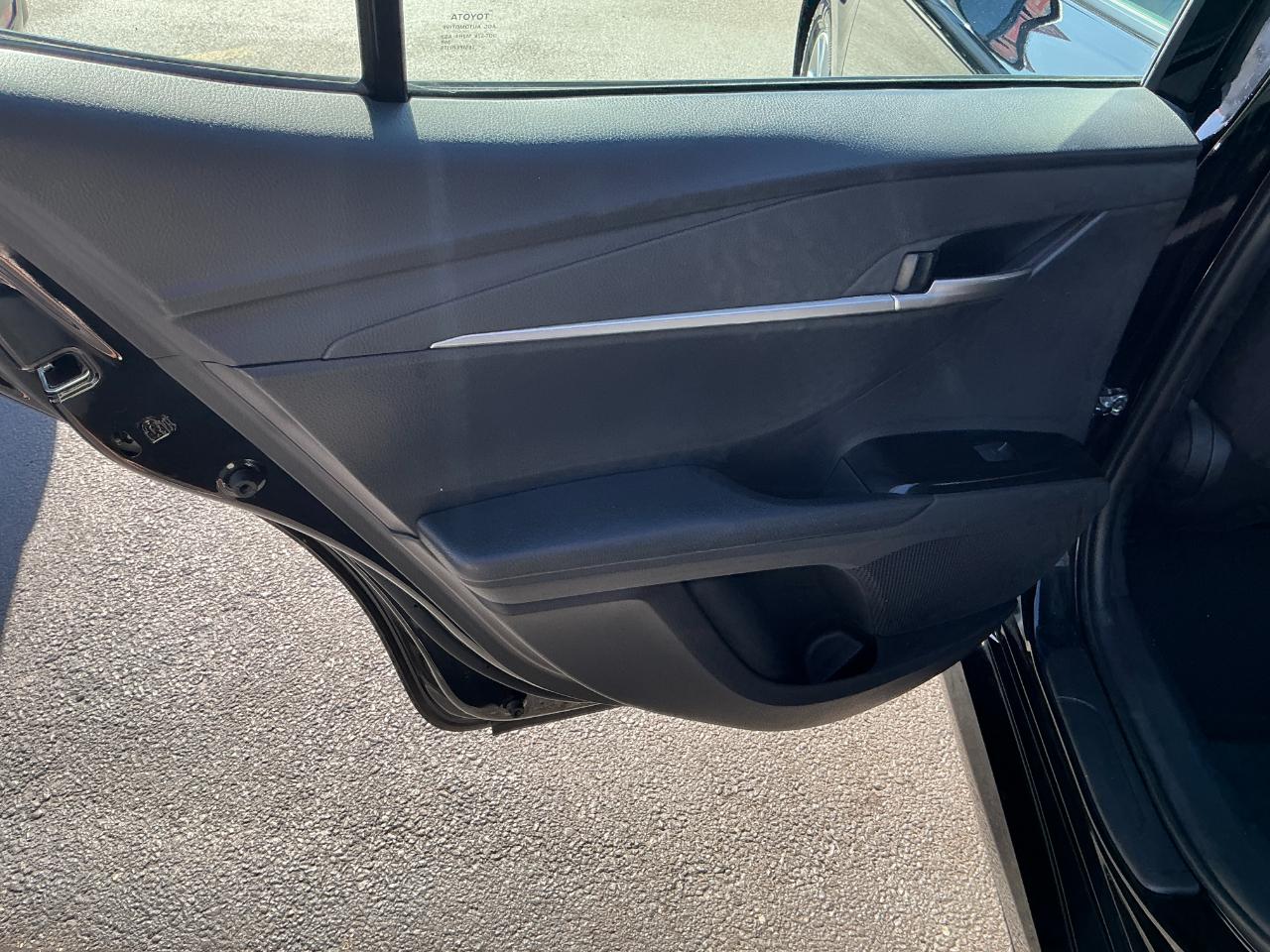Toyota Camry LE (Natl) 2026