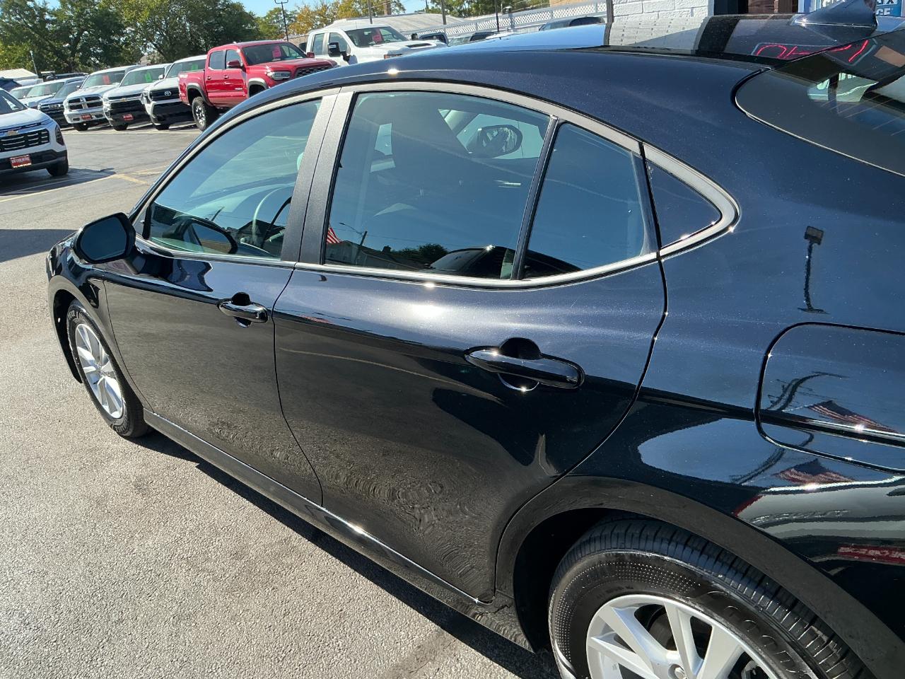 Toyota Camry LE (Natl) 2026
