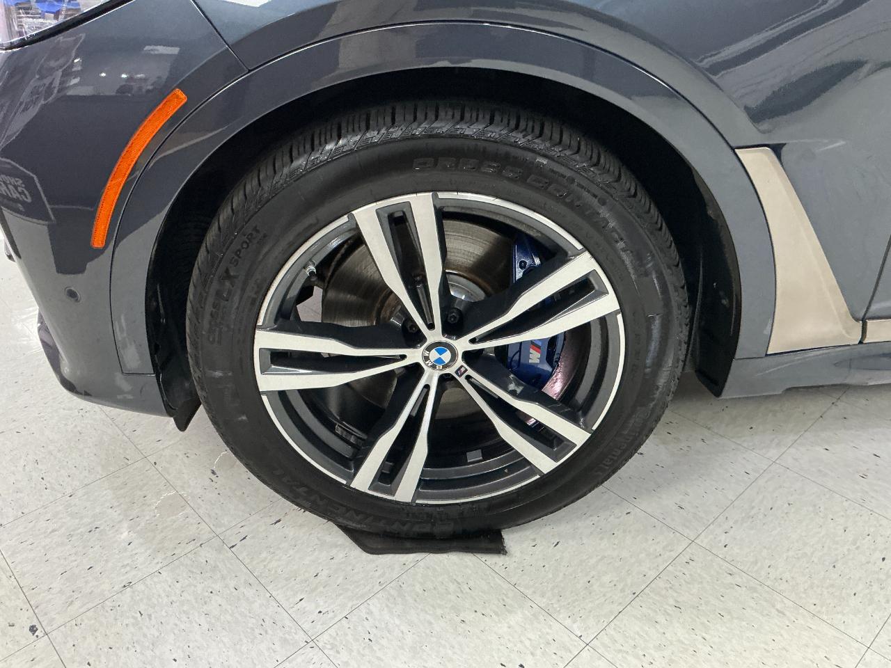 BMW X7 M50i Sports Activity Vehicle 2022