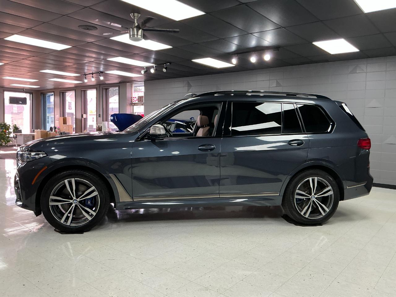 BMW X7 M50i Sports Activity Vehicle 2022