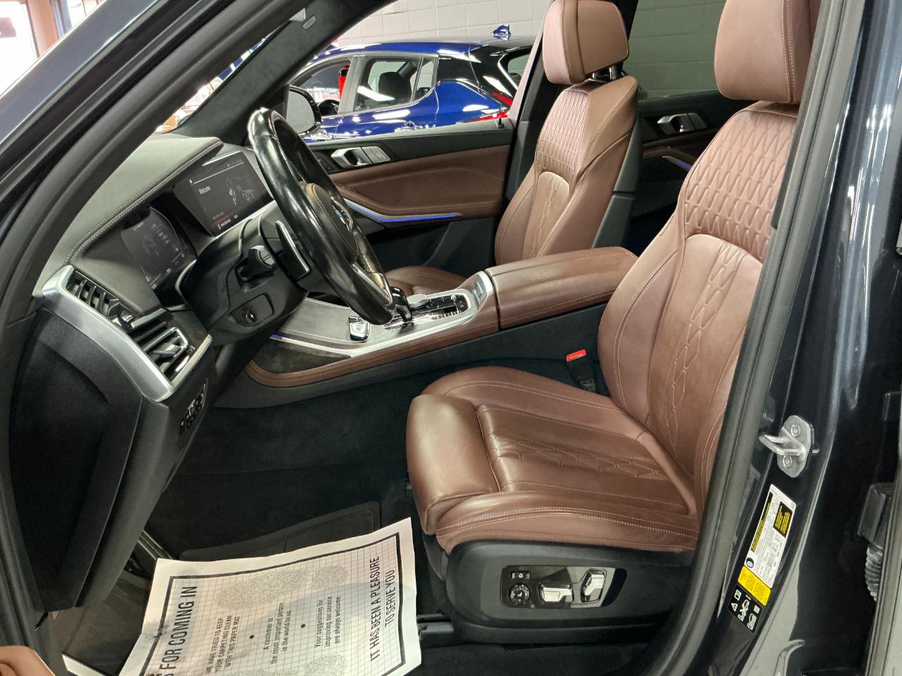 BMW X7 M50i Sports Activity Vehicle 2022