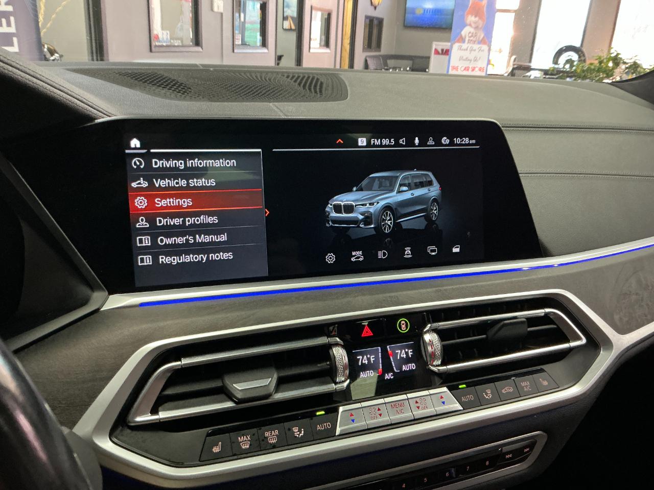 BMW X7 M50i Sports Activity Vehicle 2022
