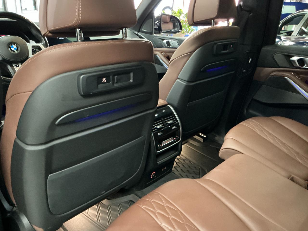 BMW X7 M50i Sports Activity Vehicle 2022