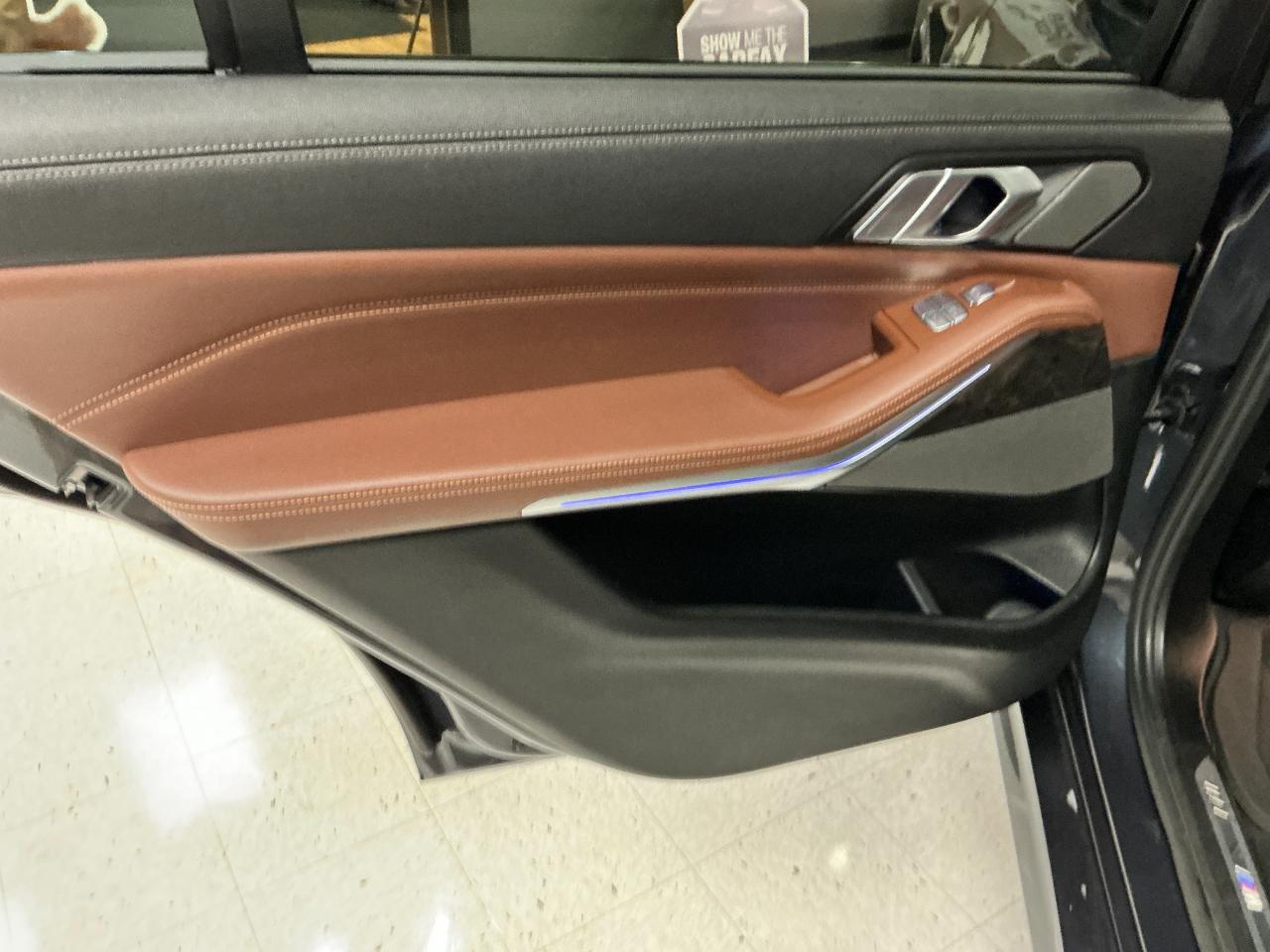 BMW X7 M50i Sports Activity Vehicle 2022