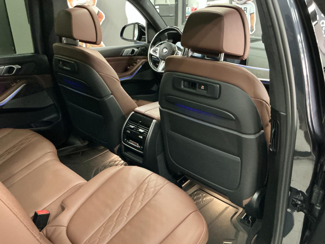 BMW X7 M50i Sports Activity Vehicle 2022