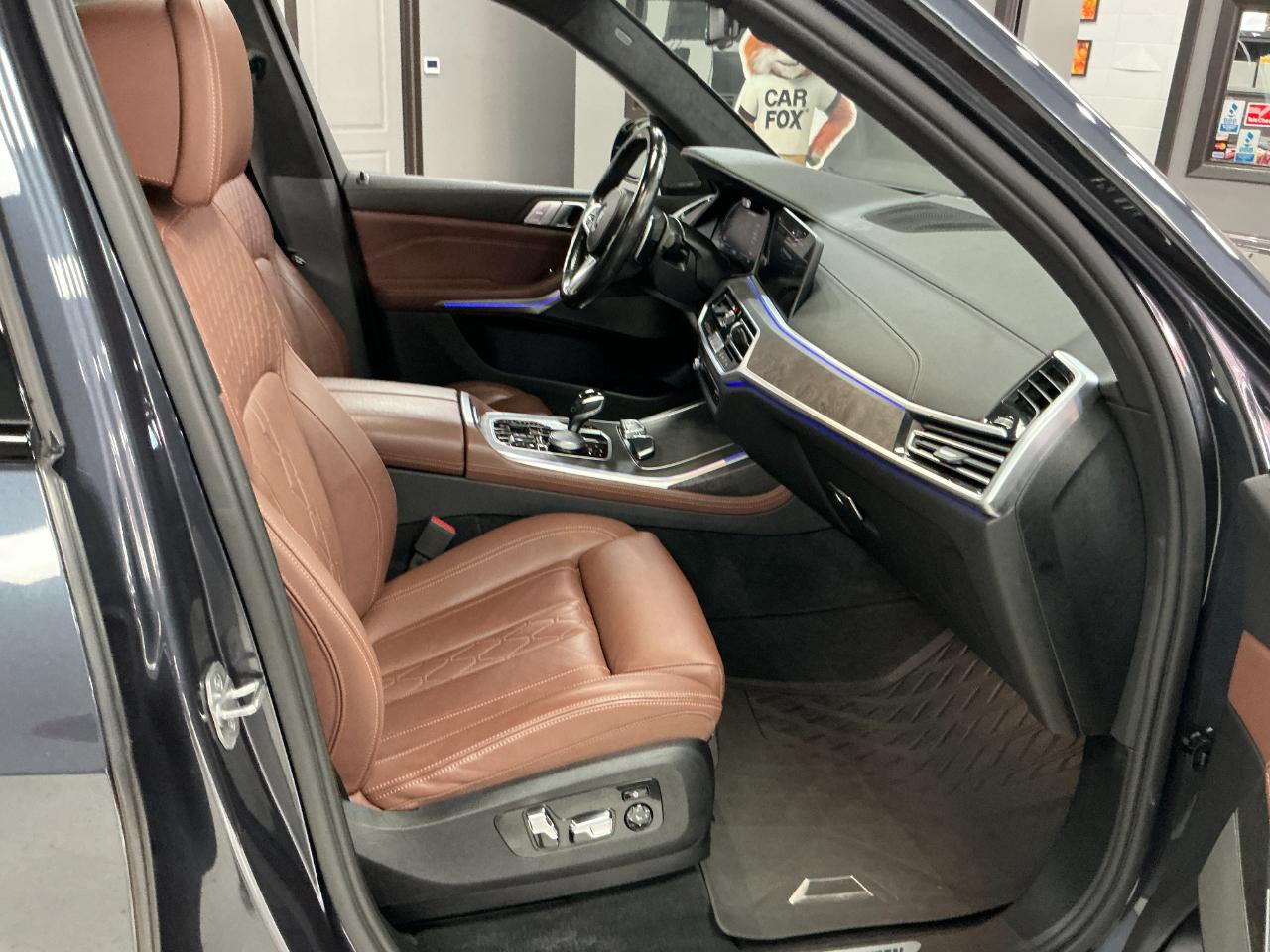 BMW X7 M50i Sports Activity Vehicle 2022