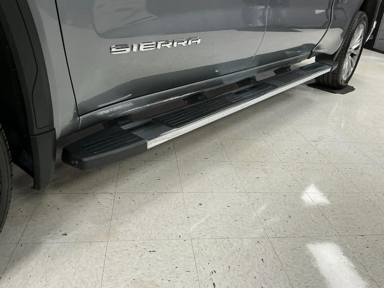 GMC Sierra 1500 4WD Crew Cab 157" SLT 2020