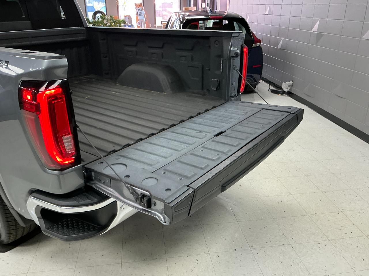 GMC Sierra 1500 4WD Crew Cab 157" SLT 2020