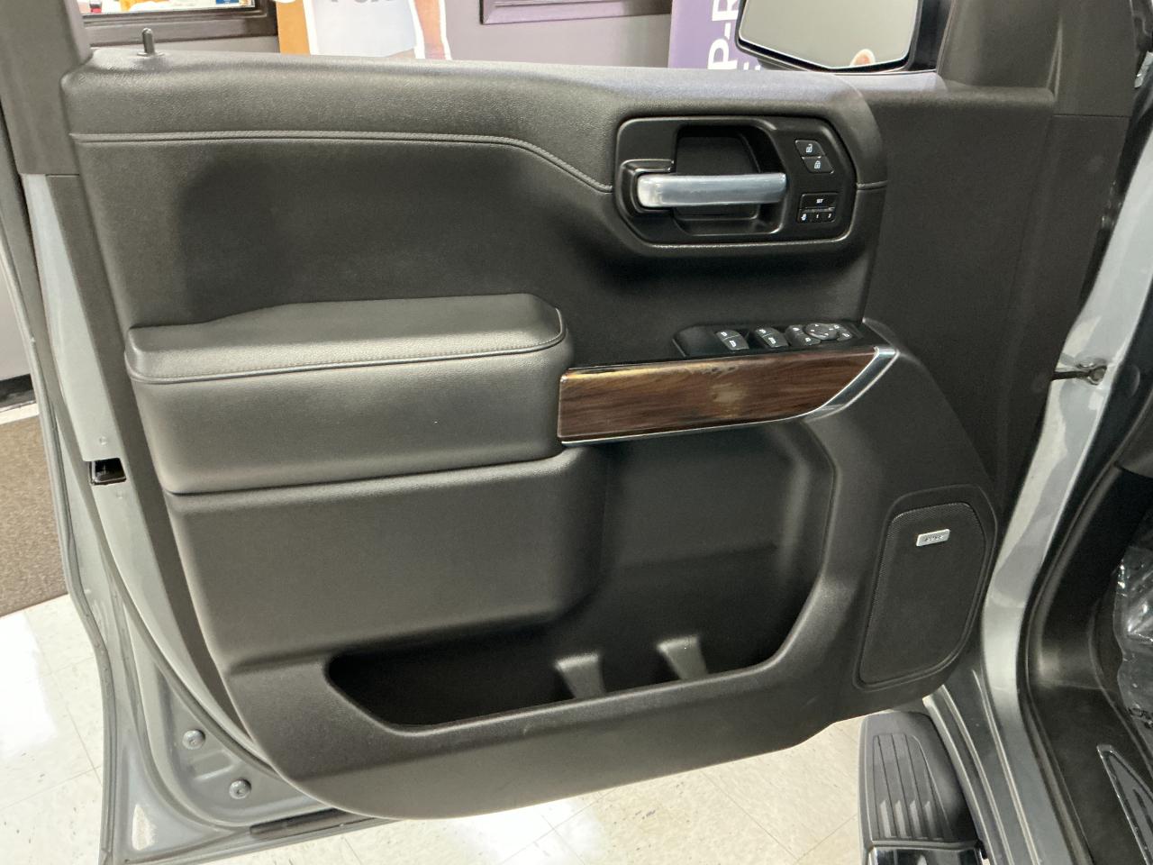 GMC Sierra 1500 4WD Crew Cab 157" SLT 2020