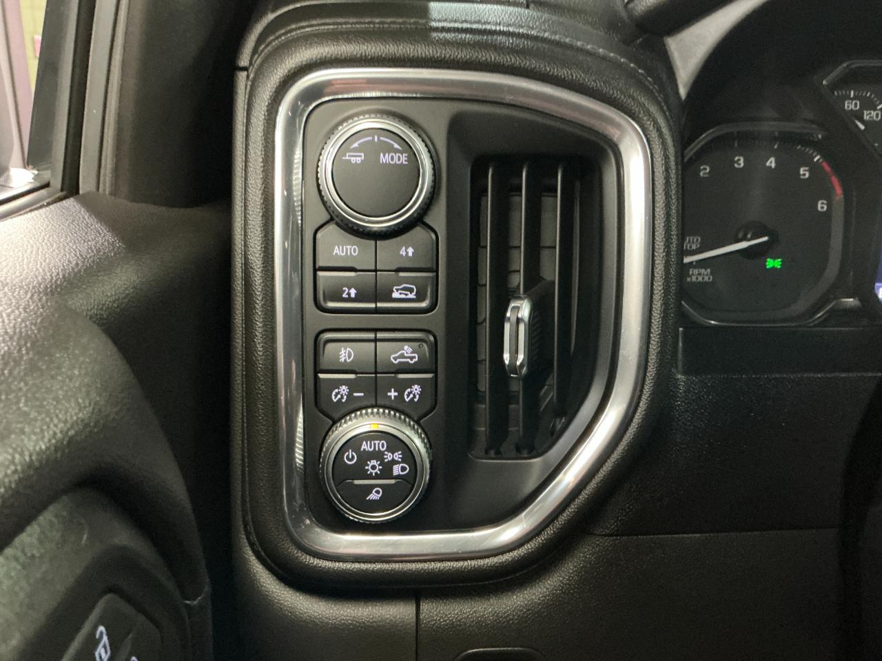 GMC Sierra 1500 4WD Crew Cab 157" SLT 2020