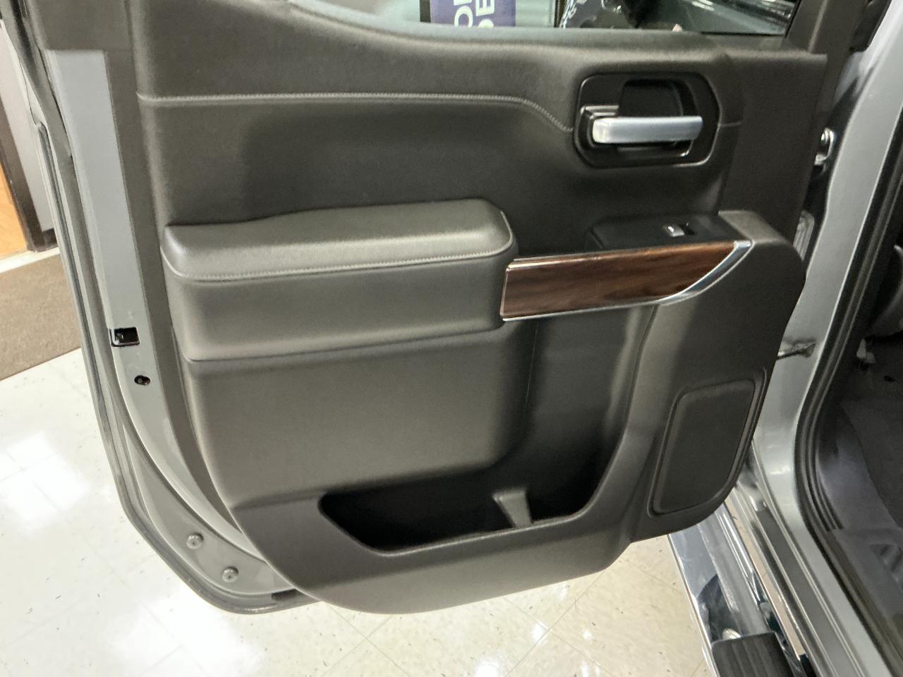 GMC Sierra 1500 4WD Crew Cab 157" SLT 2020