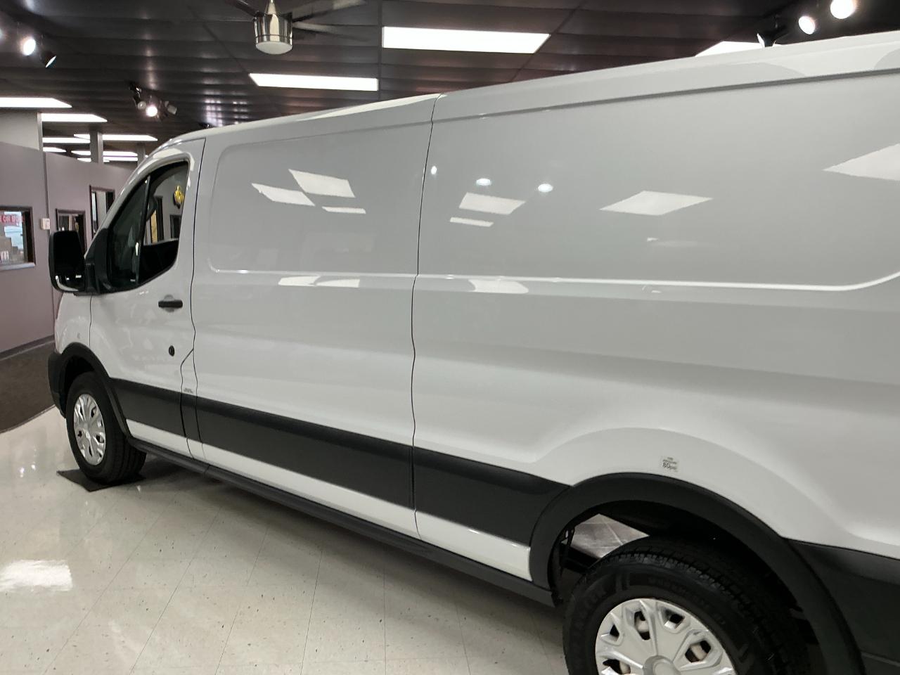 Ford Transit Cargo Van T-250 148" Low Rf 9000 GVWR Sliding RH Dr 2021
