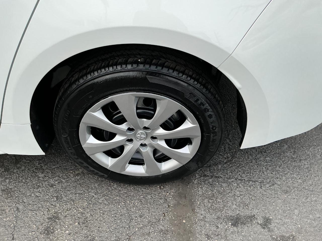 Toyota Corolla LE CVT (Natl) 2025