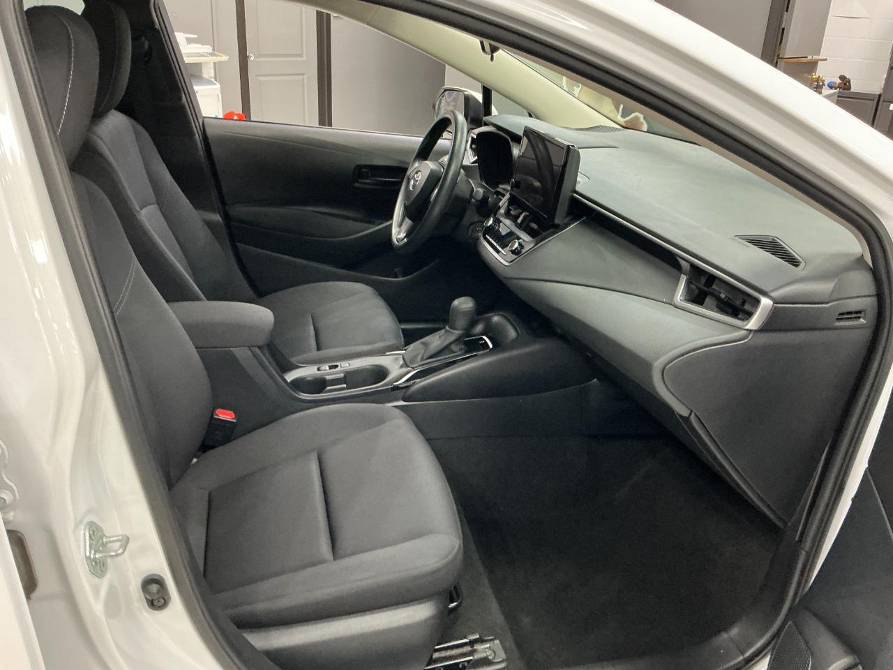 Toyota Corolla LE CVT (Natl) 2024