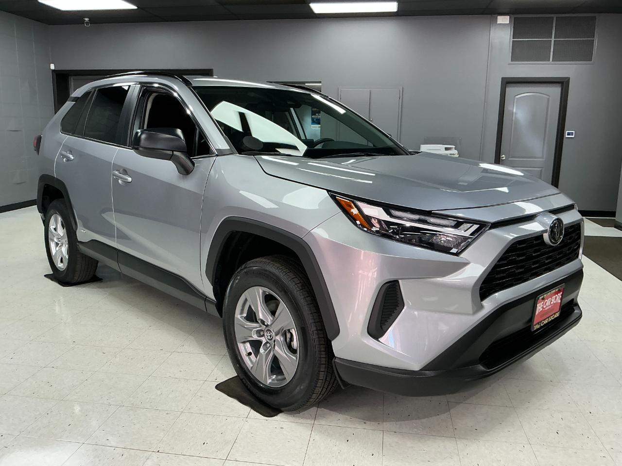 Toyota RAV4 Hybrid LE AWD (Natl) 2025