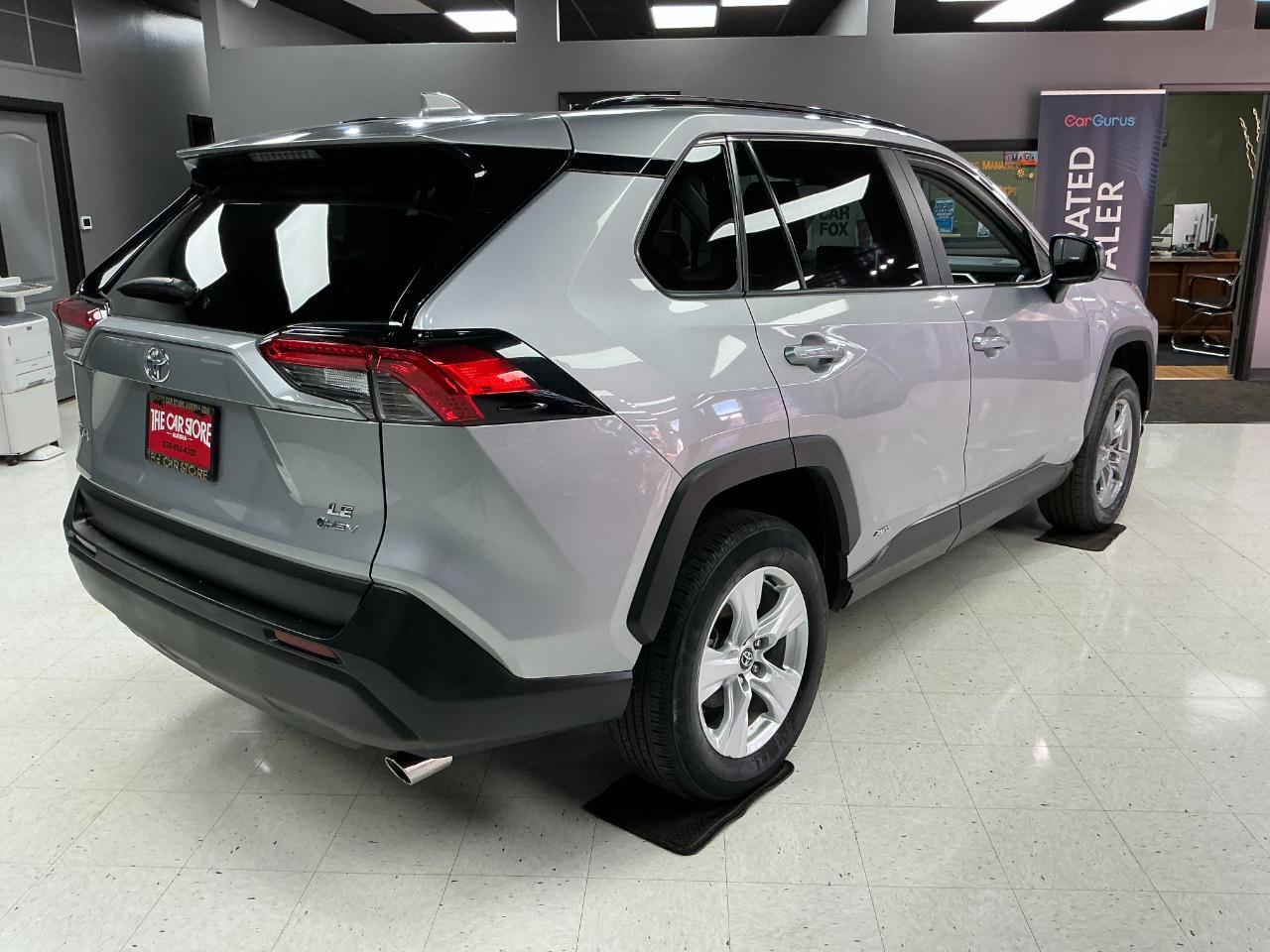 Toyota RAV4 Hybrid LE AWD (Natl) 2025
