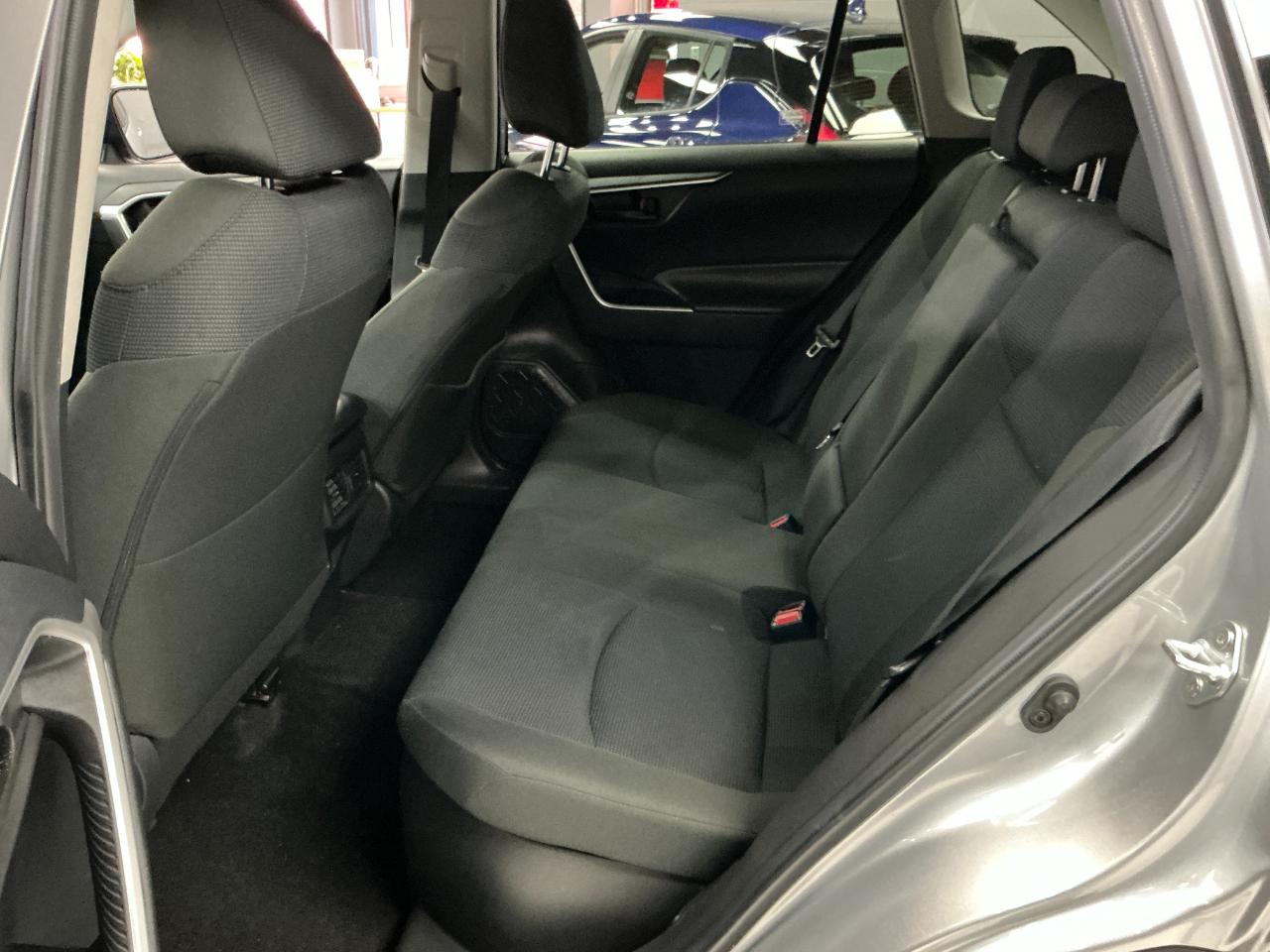 Toyota RAV4 Hybrid LE AWD (Natl) 2025