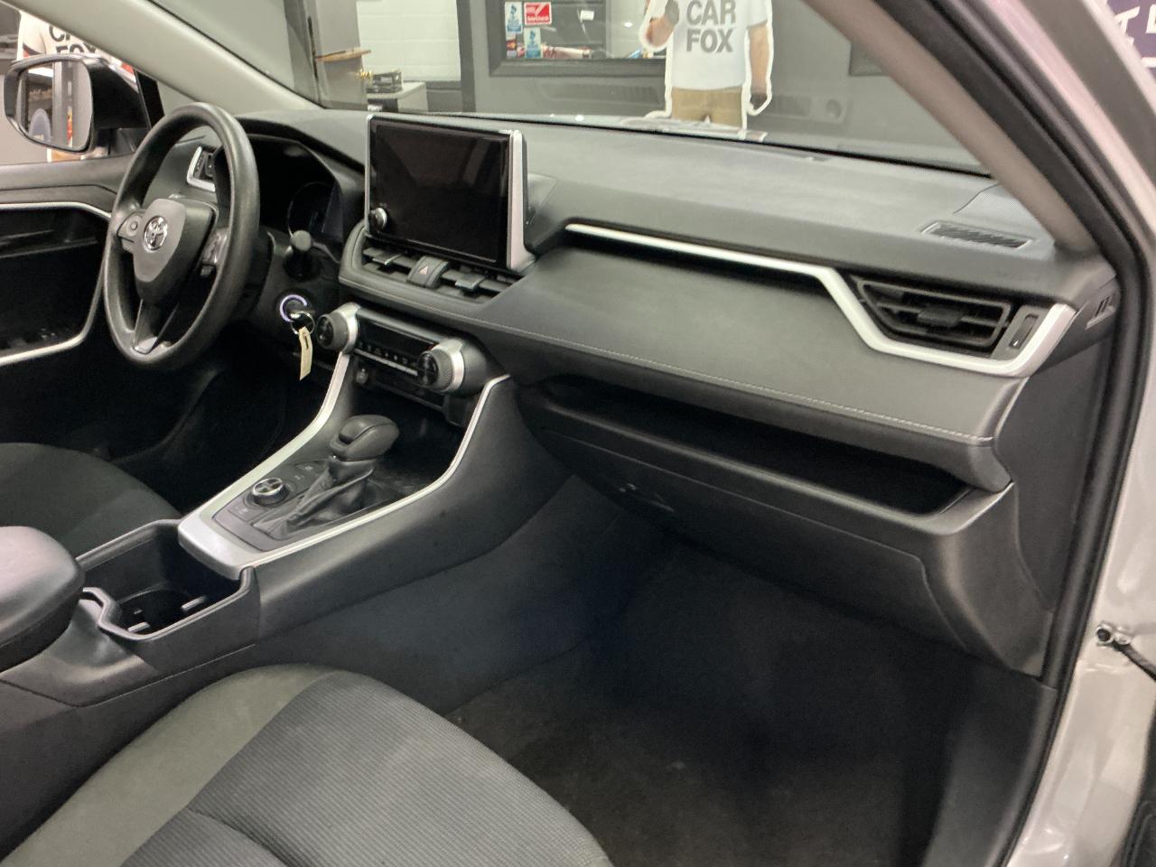 Toyota RAV4 Hybrid LE AWD (Natl) 2025