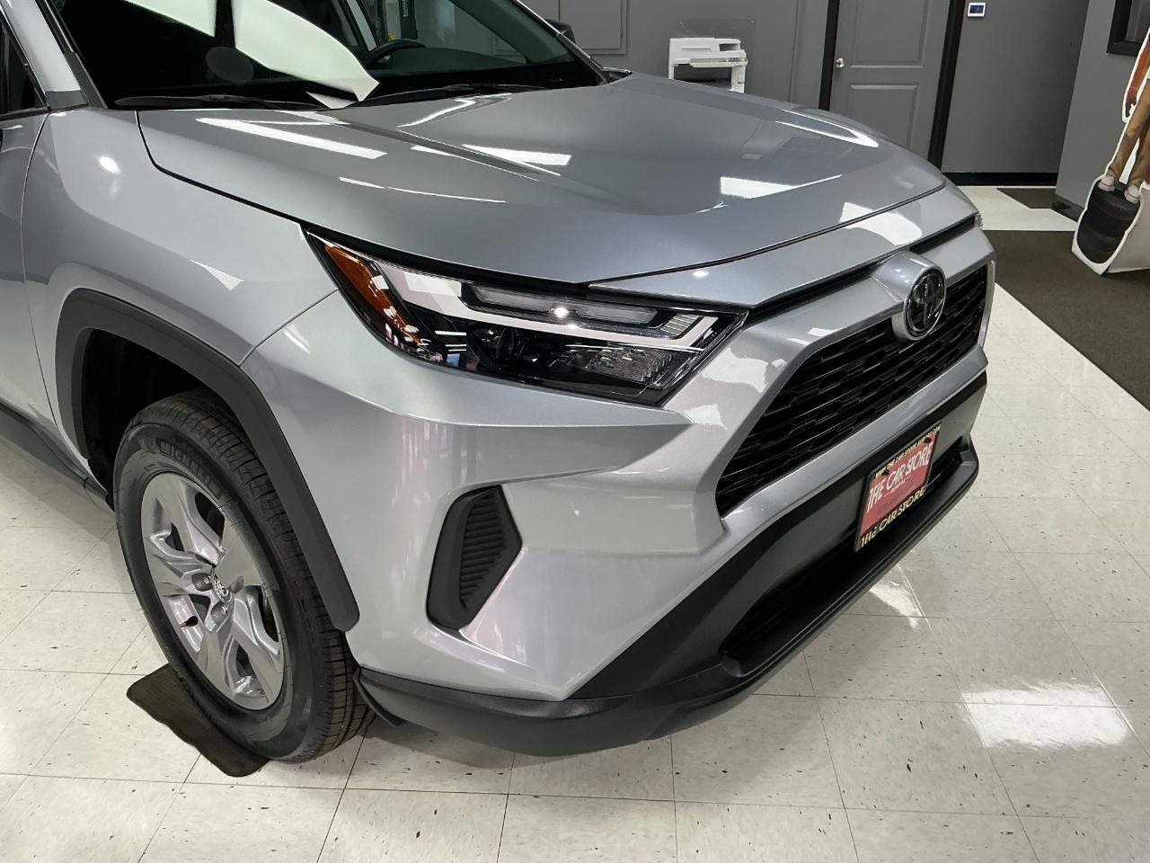 Toyota RAV4 Hybrid LE AWD (Natl) 2025