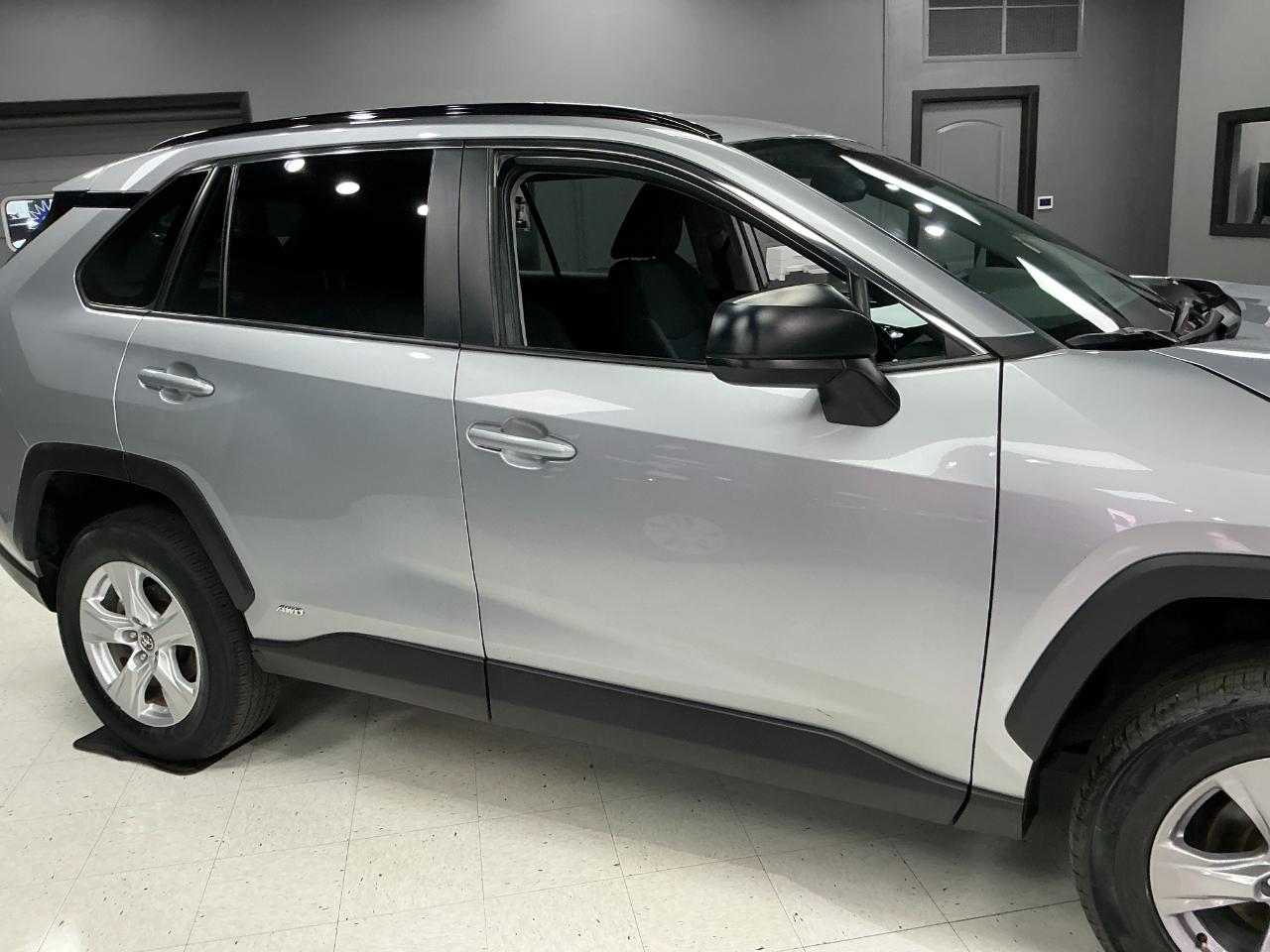 Toyota RAV4 Hybrid LE AWD (Natl) 2025
