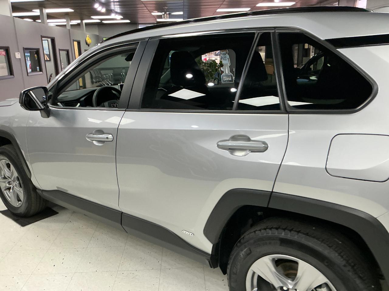 Toyota RAV4 Hybrid LE AWD (Natl) 2025