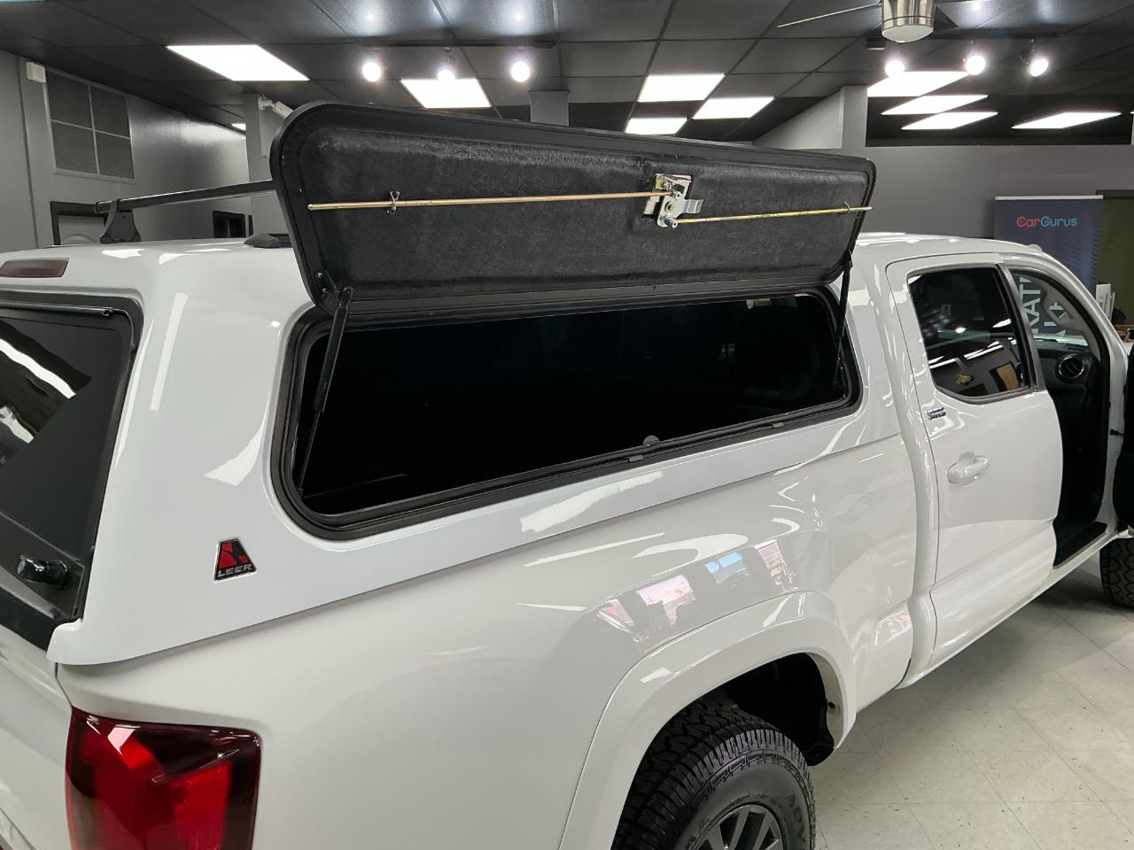 Toyota Tacoma 4WD SR5 Double Cab 6' Bed V6 AT (Natl) 2020