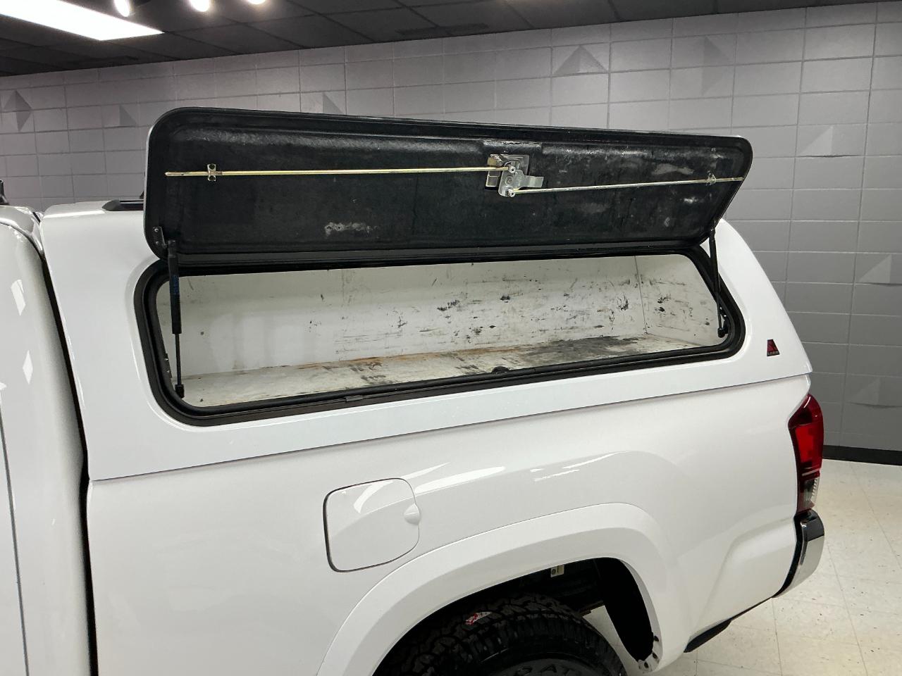 Toyota Tacoma 4WD SR5 Double Cab 6' Bed V6 AT (Natl) 2020
