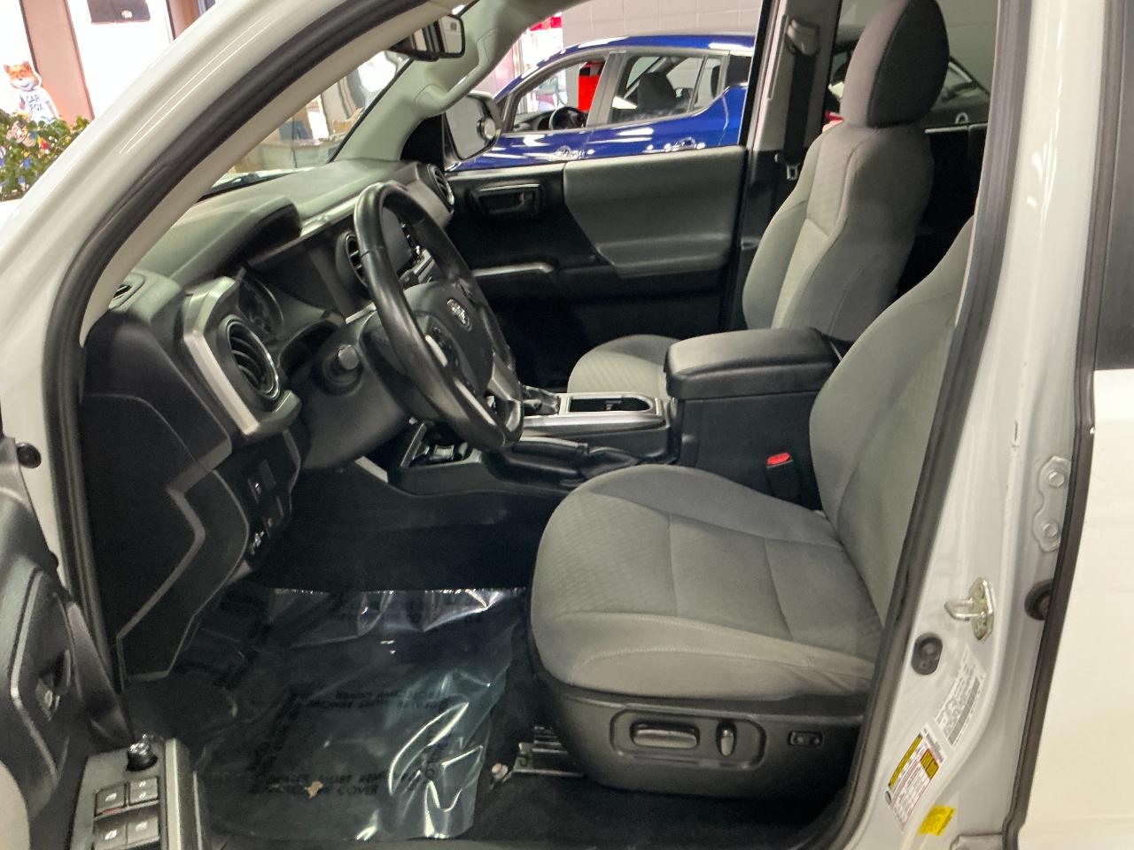 Toyota Tacoma 4WD SR5 Double Cab 6' Bed V6 AT (Natl) 2020
