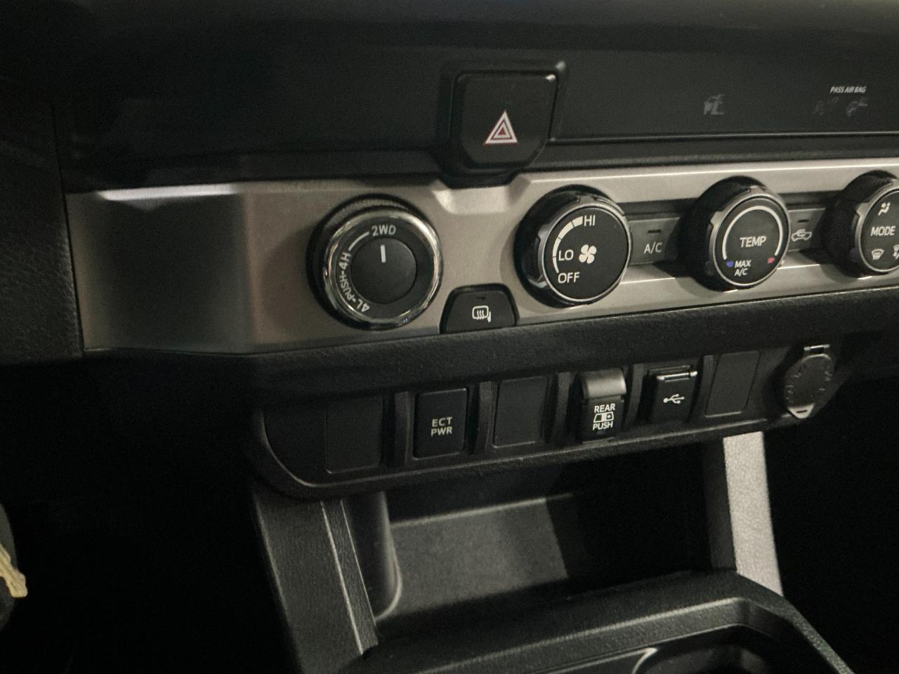 Toyota Tacoma 4WD SR5 Double Cab 6' Bed V6 AT (Natl) 2020