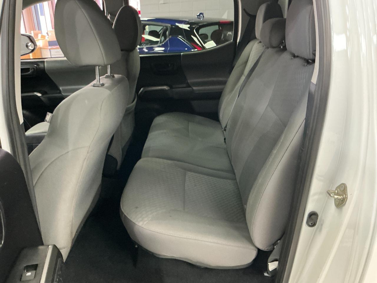 Toyota Tacoma 4WD SR5 Double Cab 6' Bed V6 AT (Natl) 2020