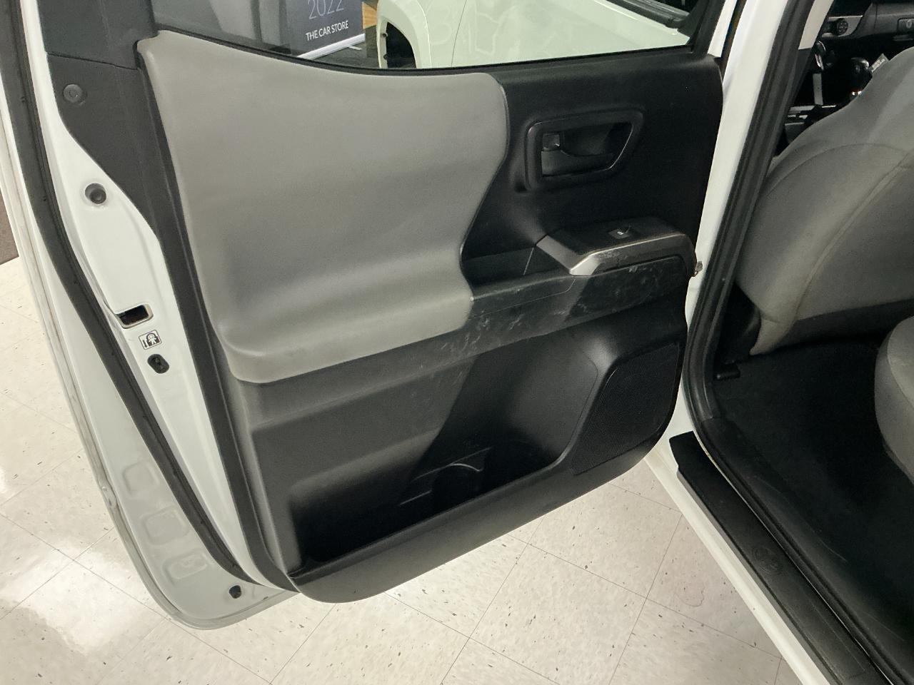 Toyota Tacoma 4WD SR5 Double Cab 6' Bed V6 AT (Natl) 2020