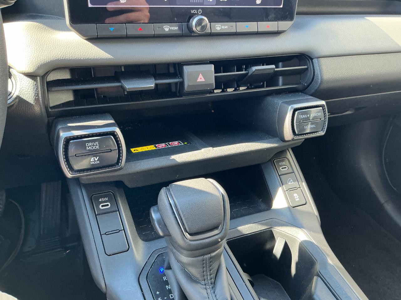 Toyota RAV4 XLE Premium AWD (Natl) 2026