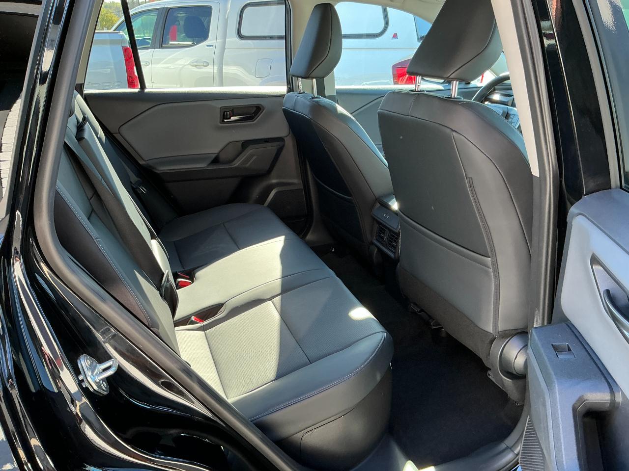 Toyota RAV4 XLE Premium AWD (Natl) 2026