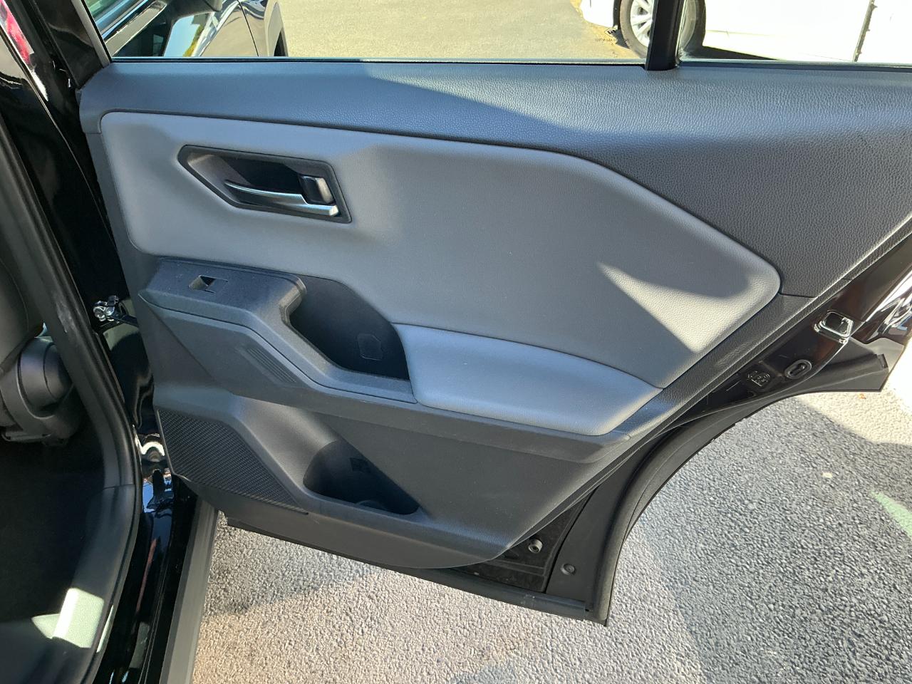 Toyota RAV4 XLE Premium AWD (Natl) 2026