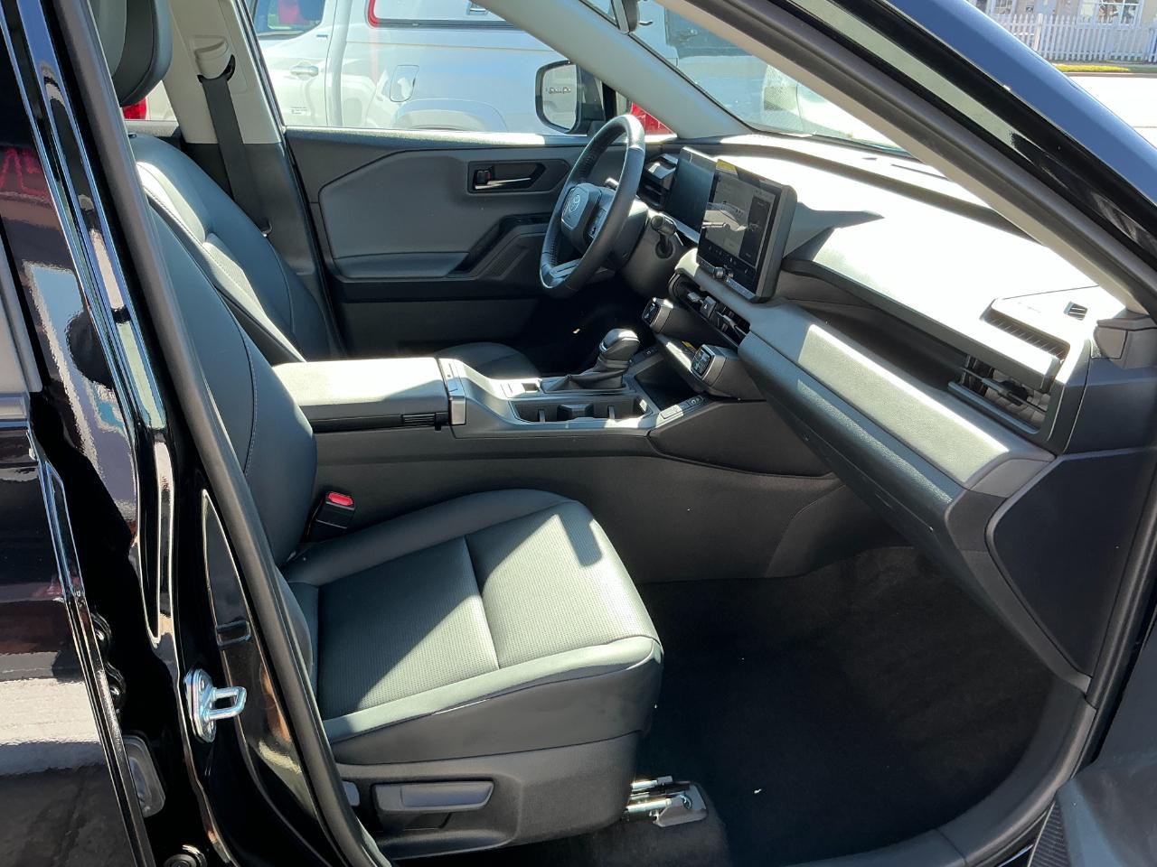 Toyota RAV4 XLE Premium AWD (Natl) 2026