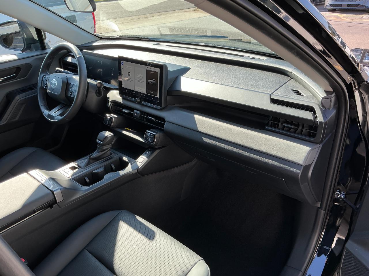Toyota RAV4 XLE Premium AWD (Natl) 2026