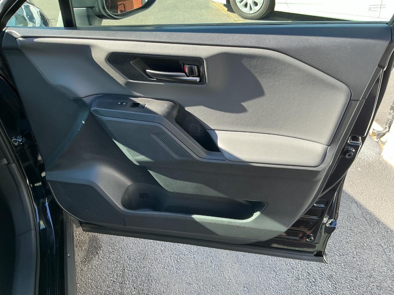 Toyota RAV4 XLE Premium AWD (Natl) 2026